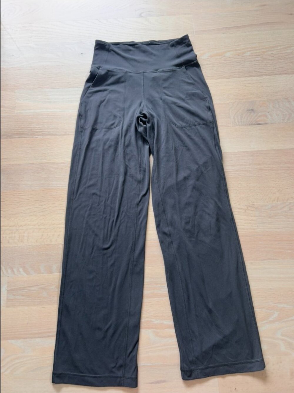 Lululemon wide-leg legging